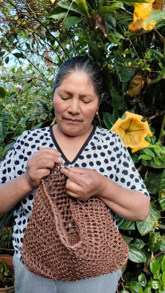 c011fa22-994f-40c7-9e7c-b0ddac302795 Shigra-Handtaschen | Nachhaltige Kunst aus Ecuador für moderne Frauen