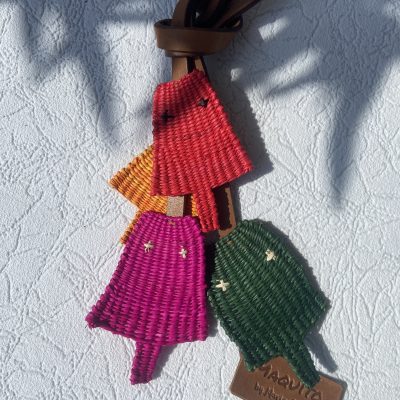 Charms Rochen-Anhänger aus Toquilla-Stroh